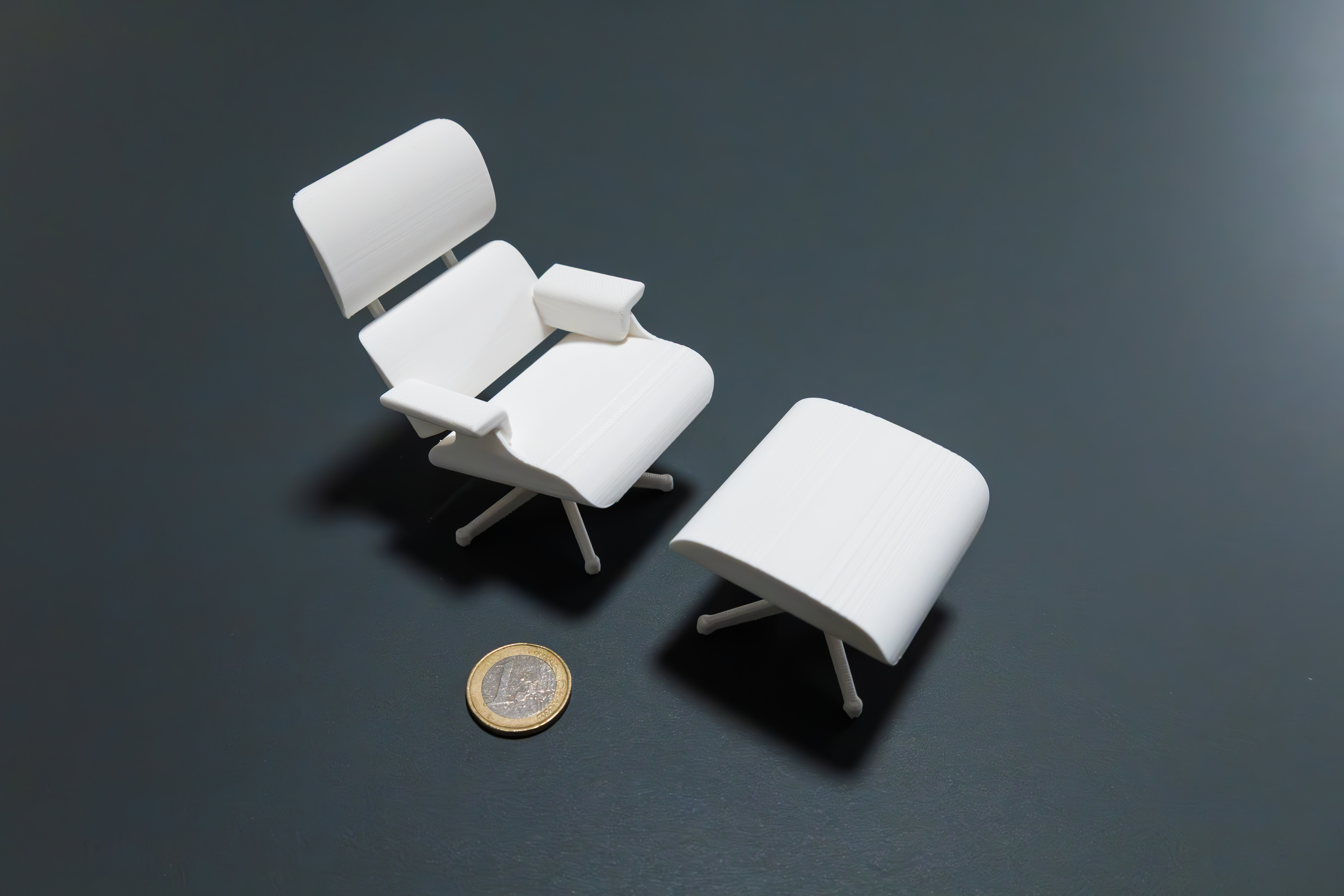 Eames Chair miniature — front view