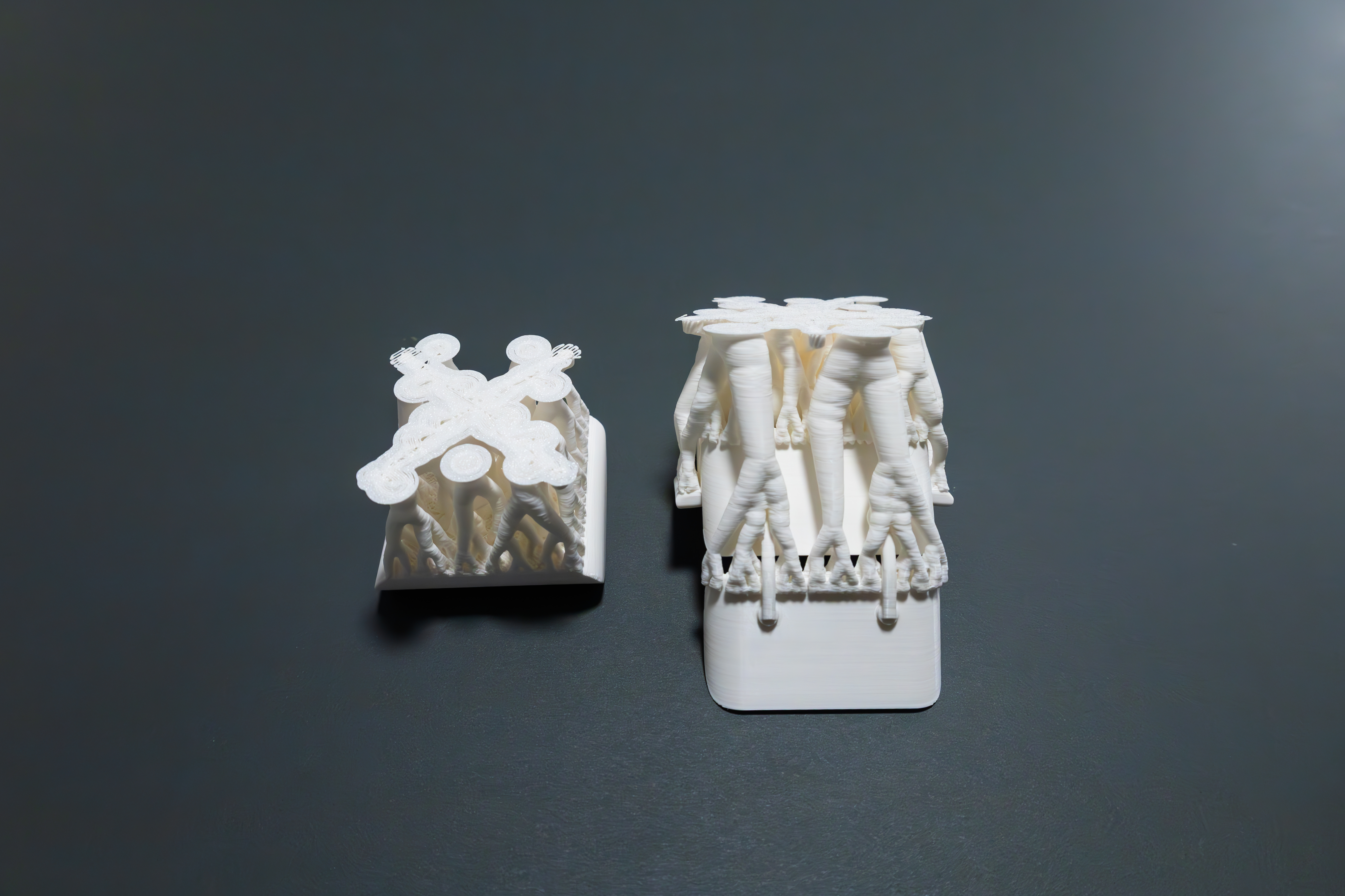 Eames Chair miniature — detail